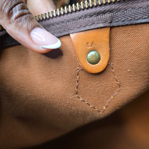 Louis Vuitton Speedy 40 - Picture 12 of 12